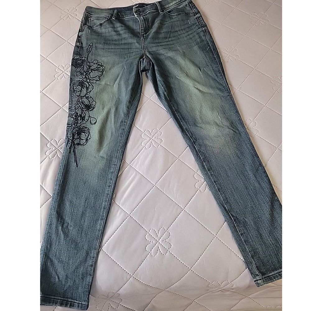 Simply Vera Vera Wang Womens Skinny Jeans  Floral Embroidered Size 12 Stretch